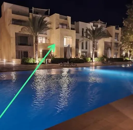 Mangroovy Ritzy, Cerulean By The Pool Appartement