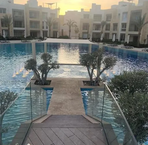 Appartement Mangroovy Ritzy, Cerulean By The Pool *