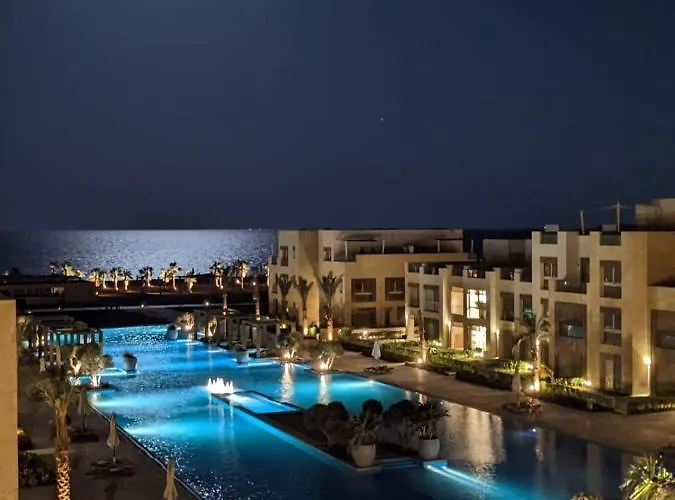 Mangroovy Ritzy, Cerulean By The Pool Hurghada